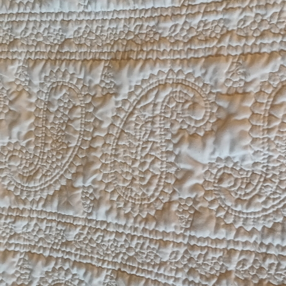 Bedding Queen Clean White Bedspread Paisley Poshmark